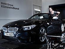 BMW Group Olympiabotschafterin Katarina Witt im BMW Group Klimawindkanal 